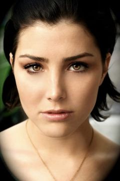 Lauren Walsh interpreta Pretty Girl