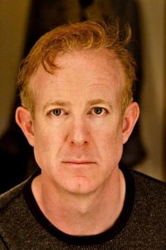 Ian Kelly interpreta Captain Fitzroy