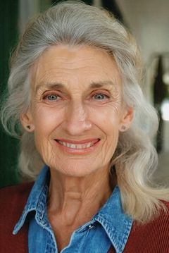 Irene Roseen interpreta Vulcan Elder