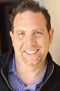 Corey Allen Kotler interpreta Tony Romano