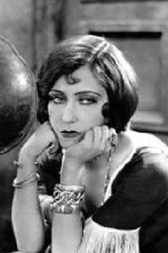 Elsie Randolph interpreta Gladys