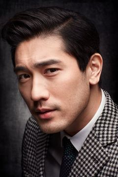 Godfrey Gao interpreta Magnus Bane
