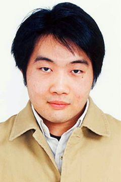 Junya Miura interpreta Salaryman B (voice)