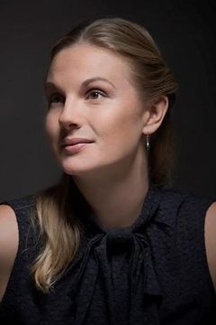 Rebecka Johnston interpreta Ulrika