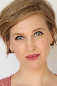 Amanda Lund interpreta Officer Brooks