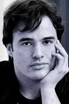 Liberto Rabal interpreta Víctor Plaza
