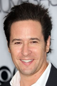 Rob Morrow interpreta Barry Scheck