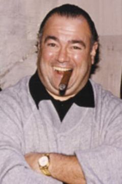 Frank DiLeo interpreta Tuddy Cicero