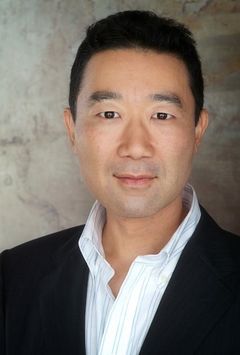 Hiroshi Watanabe interpreta Lieutenant Fujita