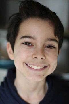 Johan Cardot Da Costa interpreta le petit-fils d'Aron