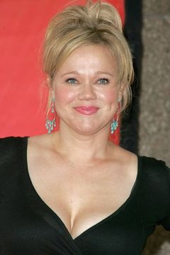 Caroline Rhea interpreta Gloria