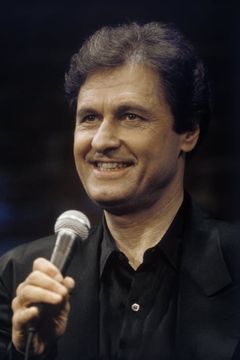 Joseph Bologna interpreta Joey