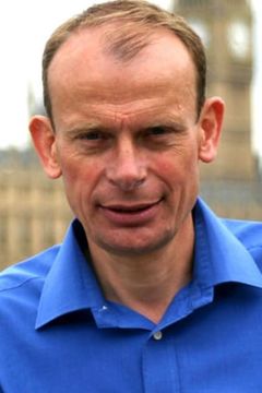 Andrew Marr interpreta Self (archival footage)