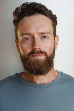 Brandon Shaffer interpreta Young Farmer
