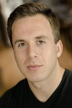 Nicholas A. Goldreich interpreta Los Angeles Police Officer