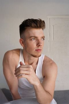 Ben Blevins interpreta Oliver's Friend Dancer