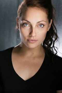 Stephanie Elstob interpreta Dancer