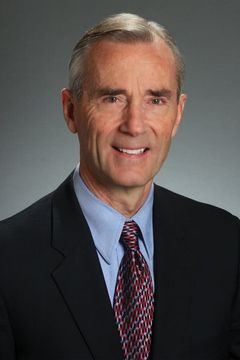 Robert V. Barron interpreta POW (uncredited)