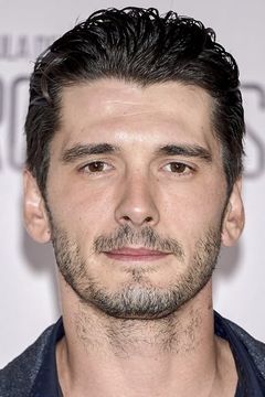 Yon González interpreta Hugo Llor