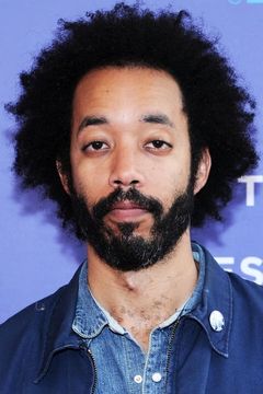 Wyatt Cenac interpreta Zander