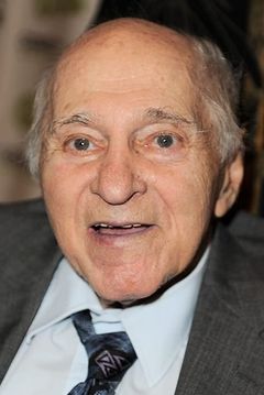 Robert Ellenstein interpreta Licht