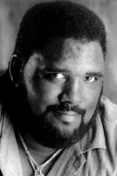 Ron Taylor interpreta Lao Chie (voice) (uncredited)