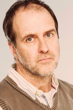 Kevin Doyle interpreta Joseph Molesley