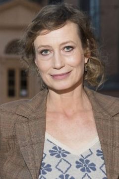 Sarah Boberg interpreta Lillian Larsen