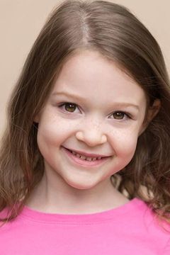Scarlett Blum interpreta Emma