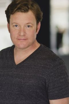 Chip Lane interpreta Assistant Deputy