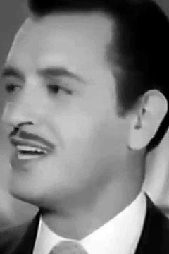 Raúl Martínez interpreta Mexican Police Sergeant