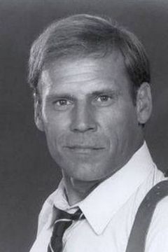 Don Stroud interpreta Lamarr Simms