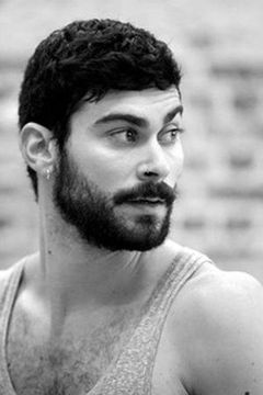 Andrea Carrucciu interpreta Garrison Dancer