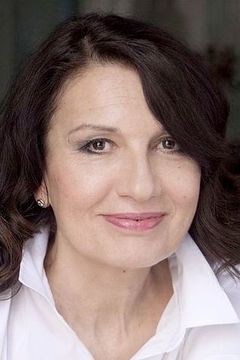 Ludmila Mikaël interpreta Mme Desormeaux