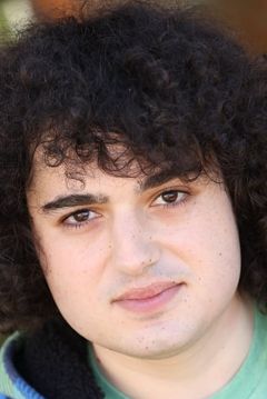 Cameron Kasal interpreta Laughing Kid