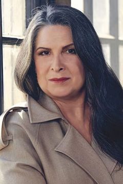 Pamela Rabe interpreta Rose Lindsay