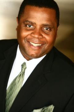 Jay Jackson interpreta Field Reporter (uncredited)