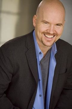 Philip McNiven interpreta Young Man