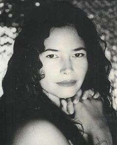 Angela Alvarado interpreta Lopez
