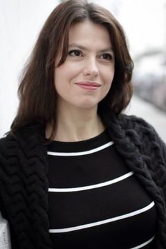 Laura Vasiliu interpreta Stefania
