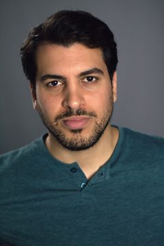 Afsheen Olyaie interpreta Gotham Police