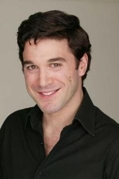 Thomas Derichebourg interpreta Frédéric