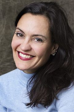 Brigitte Poupart interpreta Claire