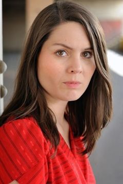Mallorie Lindsey interpreta Saloon Woman (uncredited)