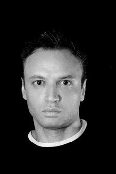 Sava Dragunchev interpreta Reporter on Boat