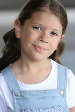 Hannah Goergen interpreta 5-Year-Old Sam