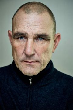 Vinnie Jones interpreta Gunter Gustafsen