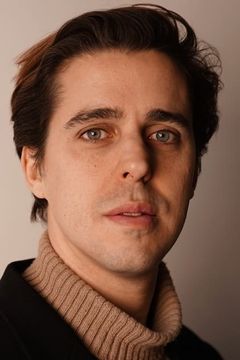 Alessio Del Mastro interpreta Lorenzo