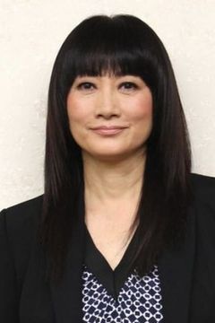 Kimiko Yo interpreta Reiko