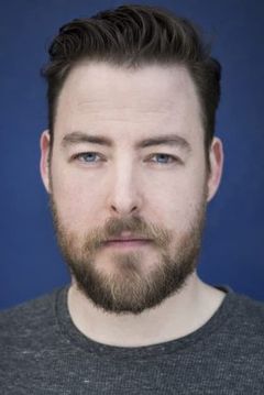 Finbarr Doyle interpreta Candyfloss Guy